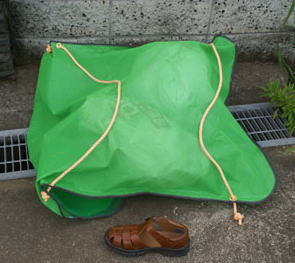 手提げ式カラスよけネット